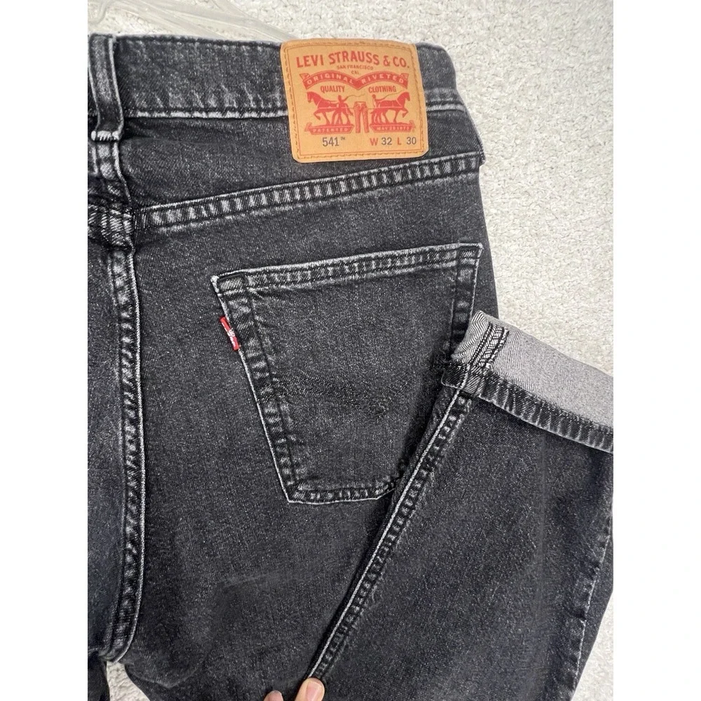 Levis levi men